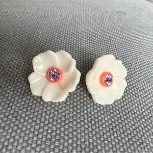Excellent Condition Ann Taylor flower earrings 🌸